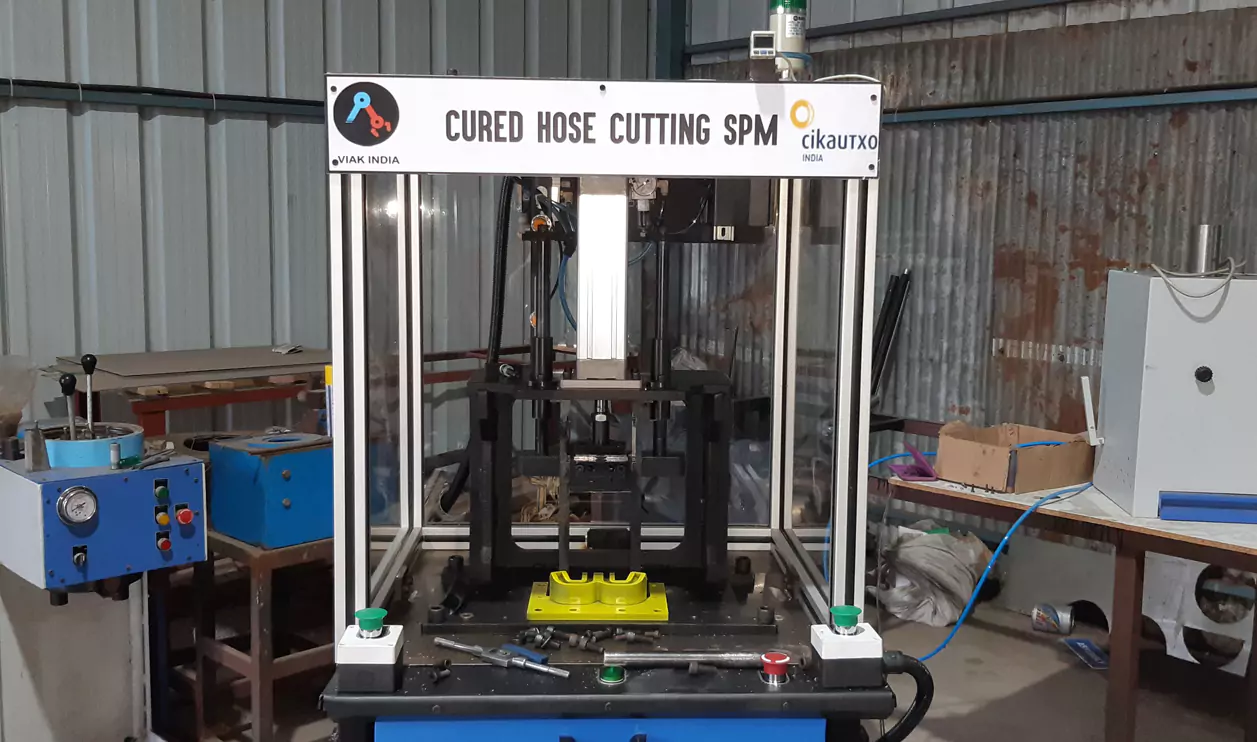 Cured Hose Cutting Machine